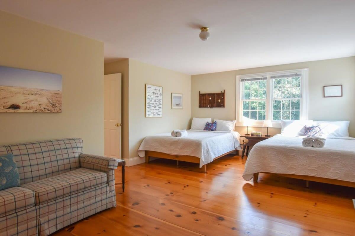 1 Mile From Downtown Walk To Pier Holiday home Chatham