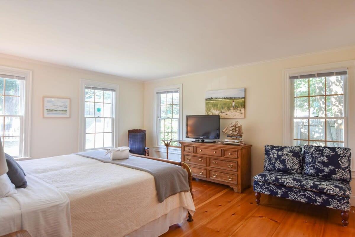 Holiday home 1 Mile From Downtown Walk To Pier