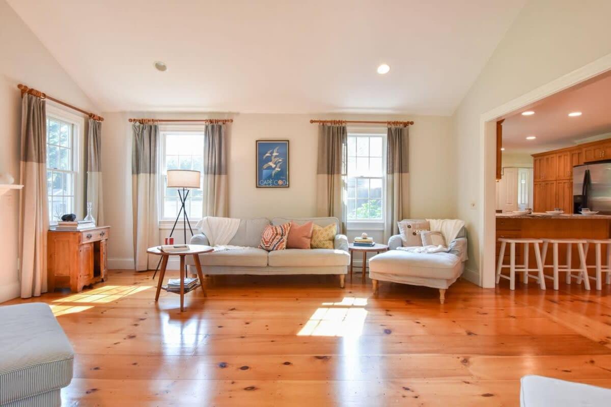 1 Mile From Downtown Walk To Pier Holiday home Chatham