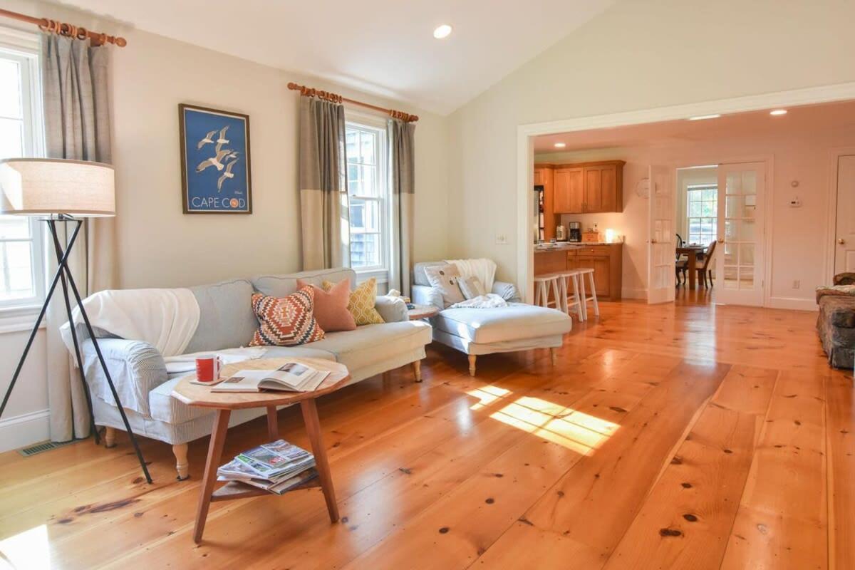 1 Mile From Downtown Walk To Pier *