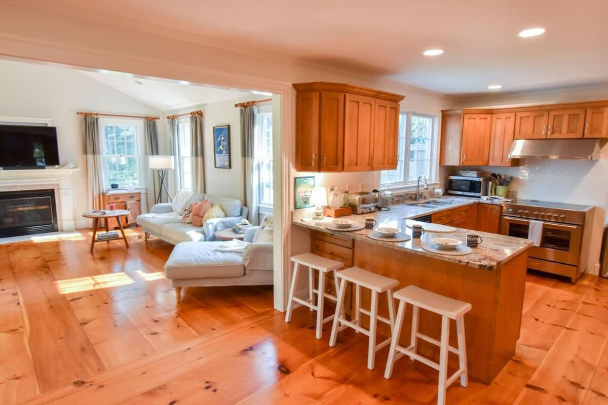 1 Mile From Downtown Walk To Pier Holiday home *