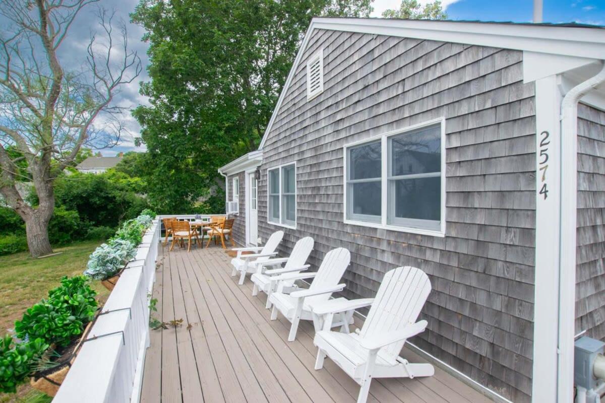 Holiday home Wrap-around Porch Mins To