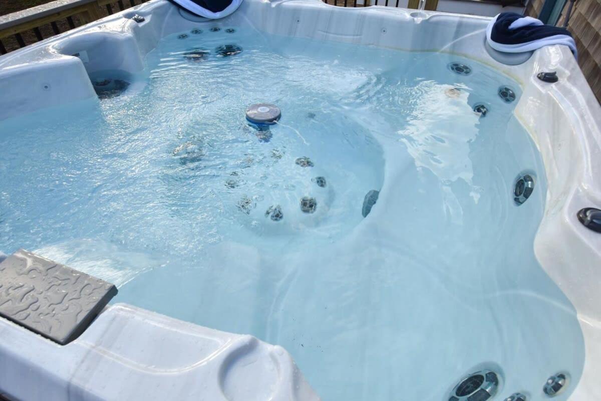 Stellar With Hot Tub & Movie Holiday home