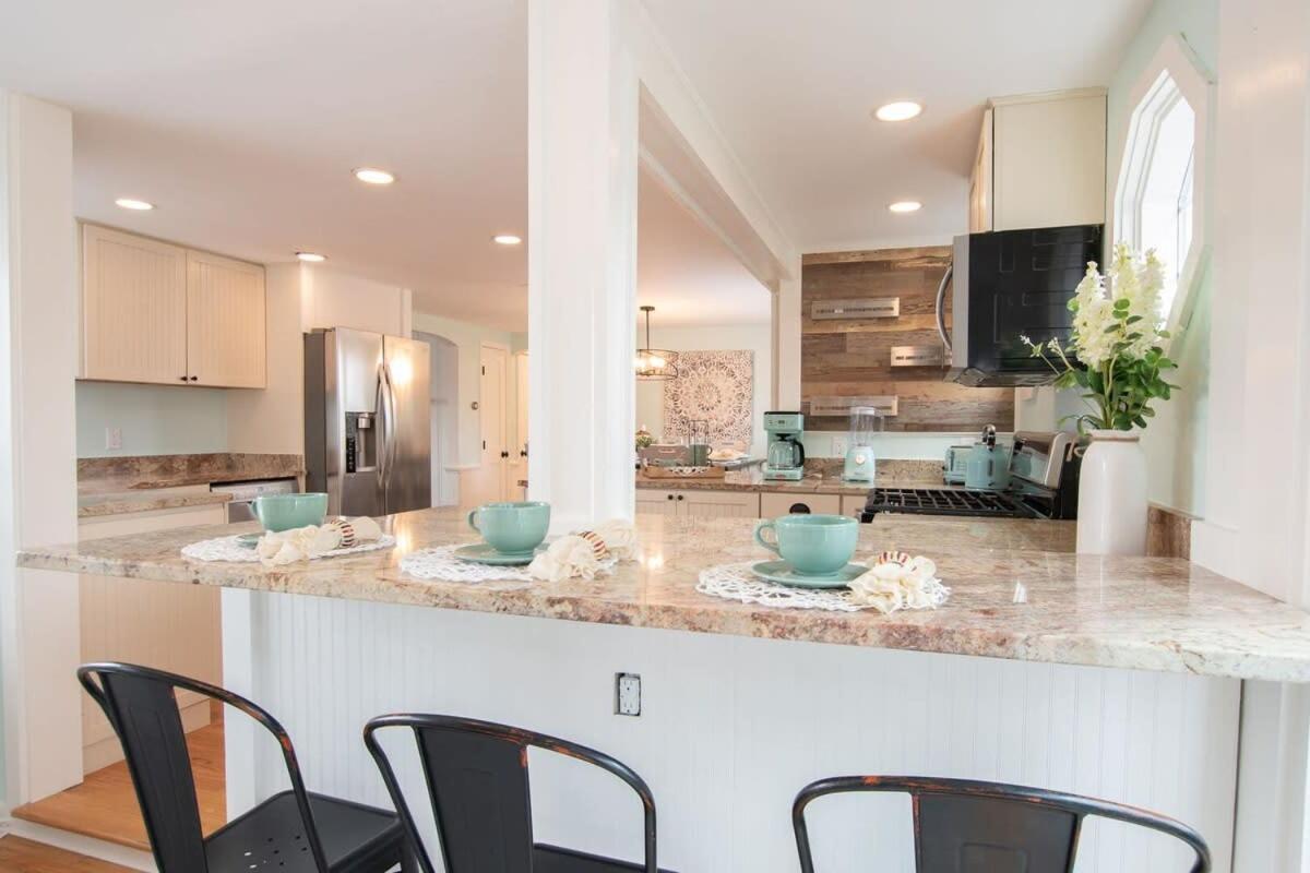 Stellar With Hot Tub & Movie Holiday home Chatham