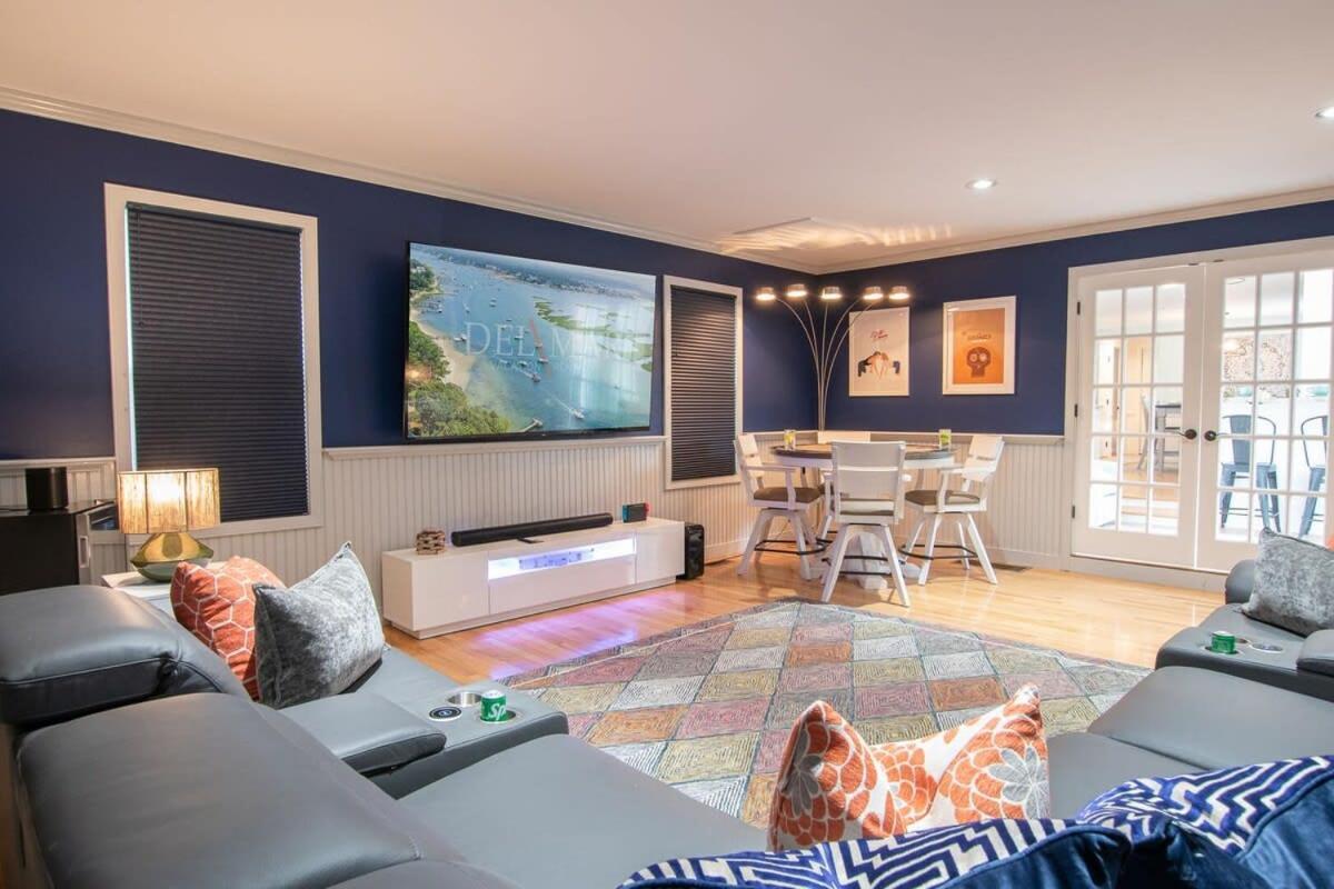 Holiday home Stellar With Hot Tub & Movie Chatham