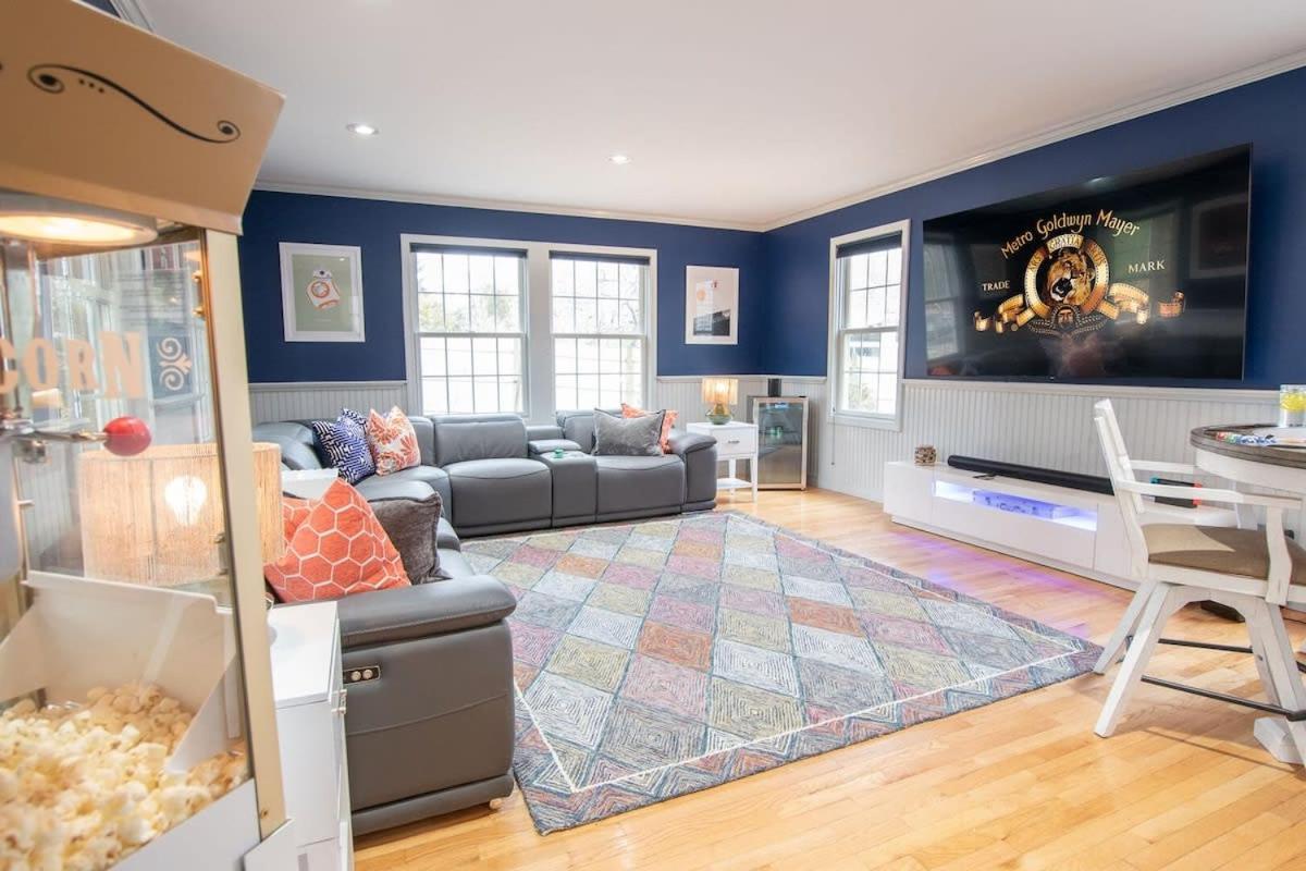 Holiday home Stellar With Hot Tub & Movie *