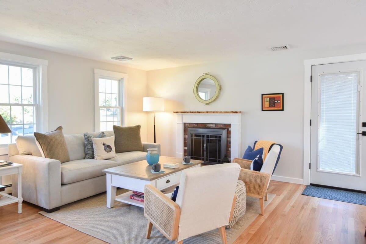 Fully Updated W Great Outdoor Space * Chatham