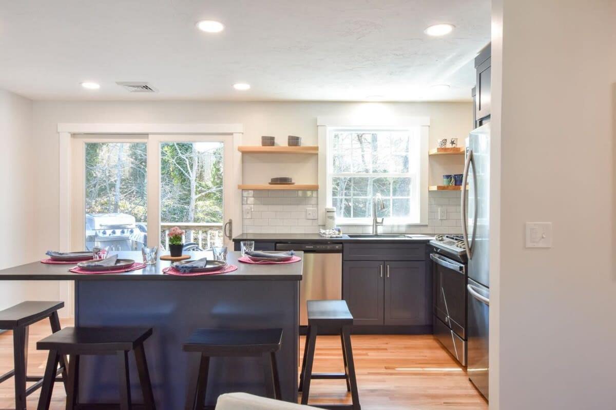 Fully Updated W Great Outdoor Space Holiday home