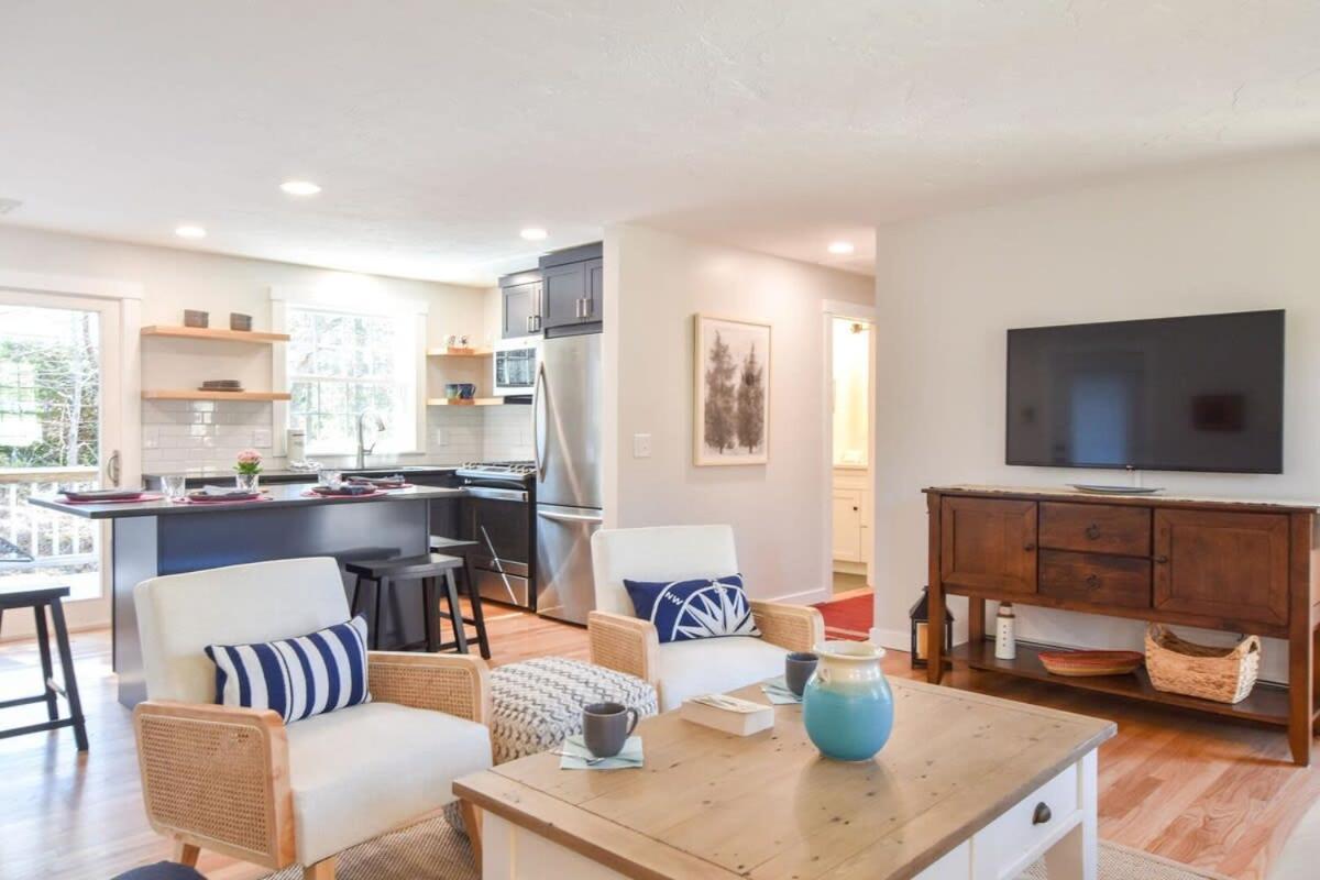 Fully Updated W Great Outdoor Space *