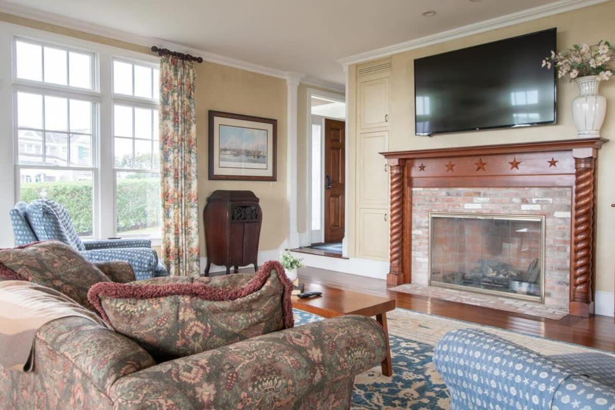 Elegant Steps To Hardings Dog Friendly Holiday home Chatham