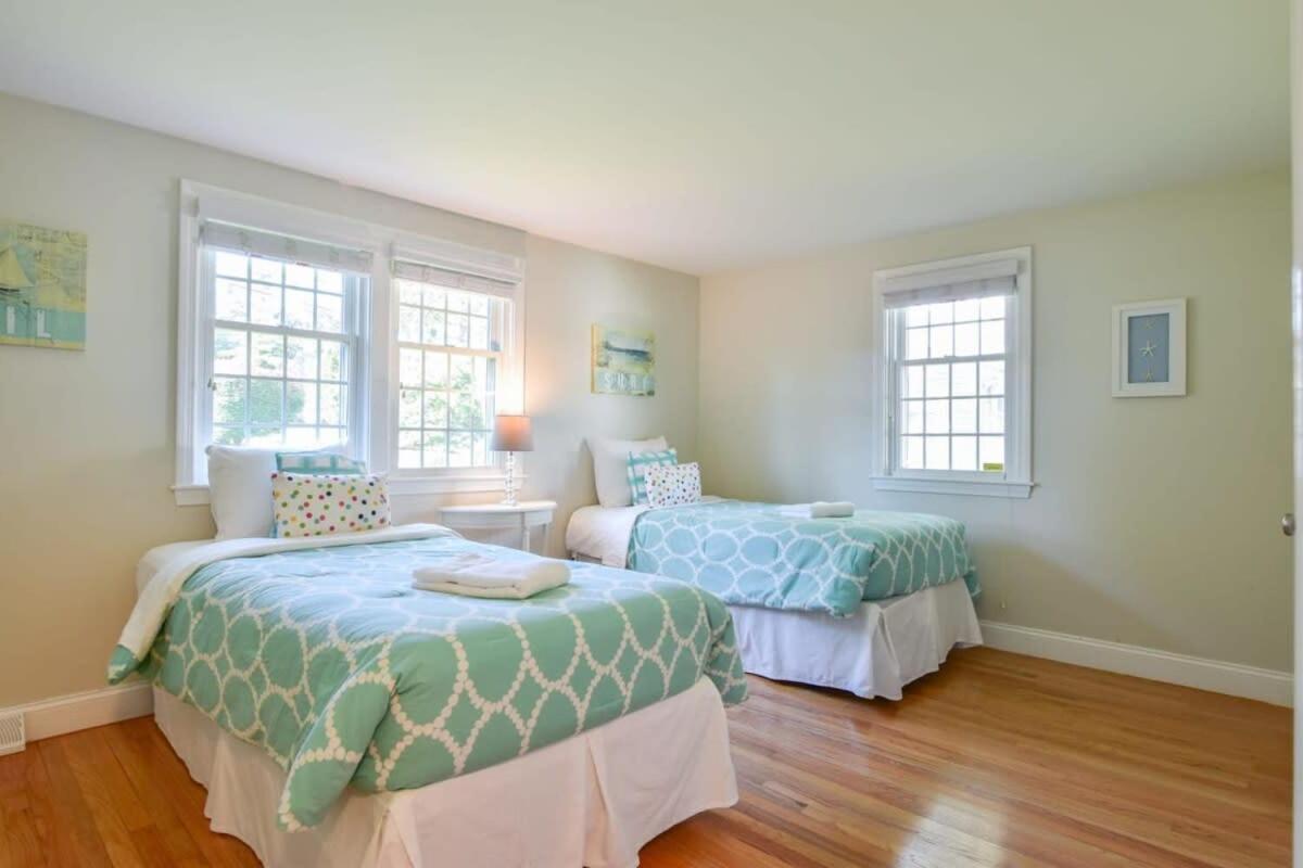 Quintessential Cape Directly On The Cape Cod Rail Dog Friendly Holiday home Chatham