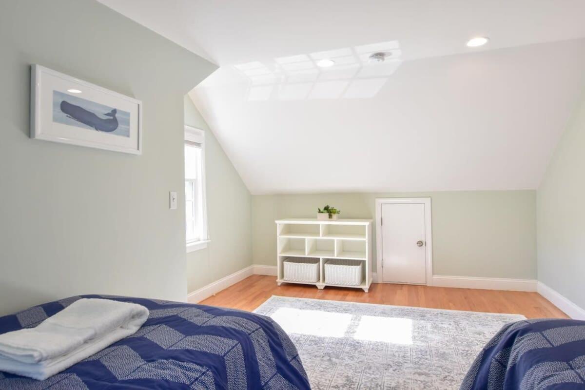 Quintessential Cape Directly On The Cape Cod Rail Dog Friendly Chatham