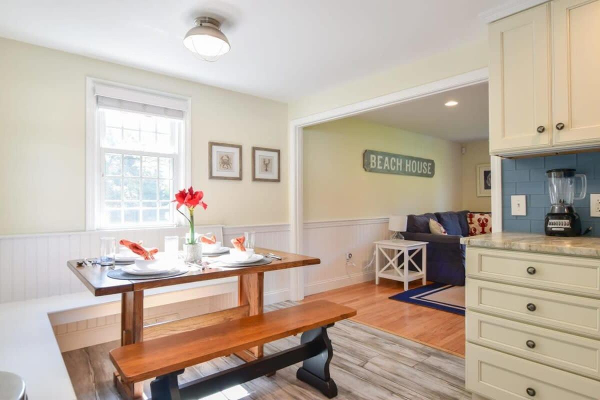Quintessential Cape Directly On The Cape Cod Rail Dog Friendly *
