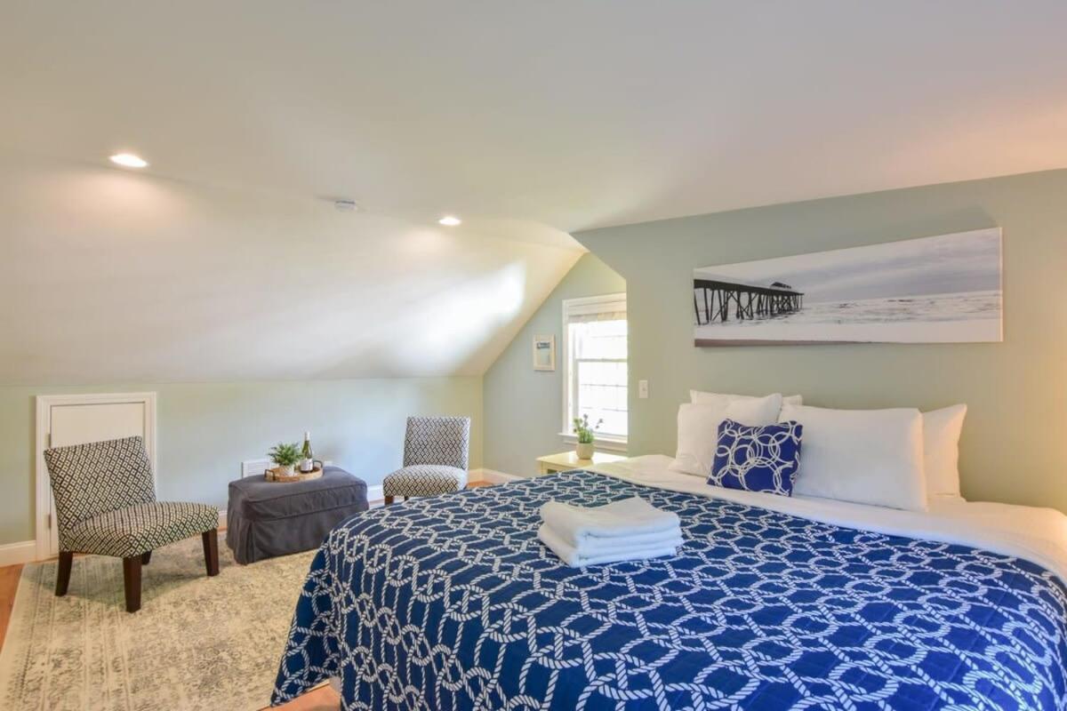 Quintessential Cape Directly On The Cape Cod Rail Dog Friendly Chatham
