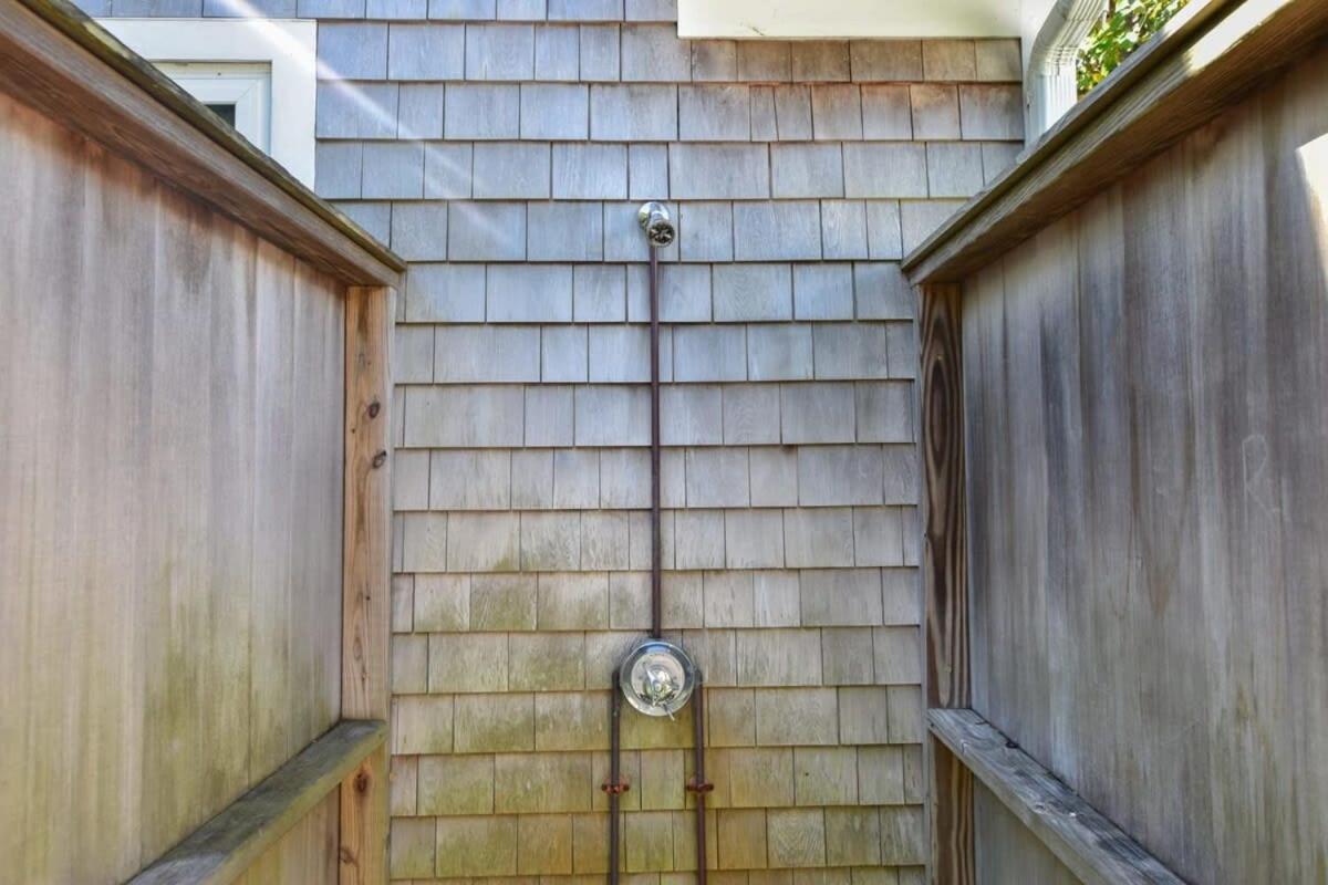Quintessential Cape Directly On The Cape Cod Rail Dog Friendly Holiday home