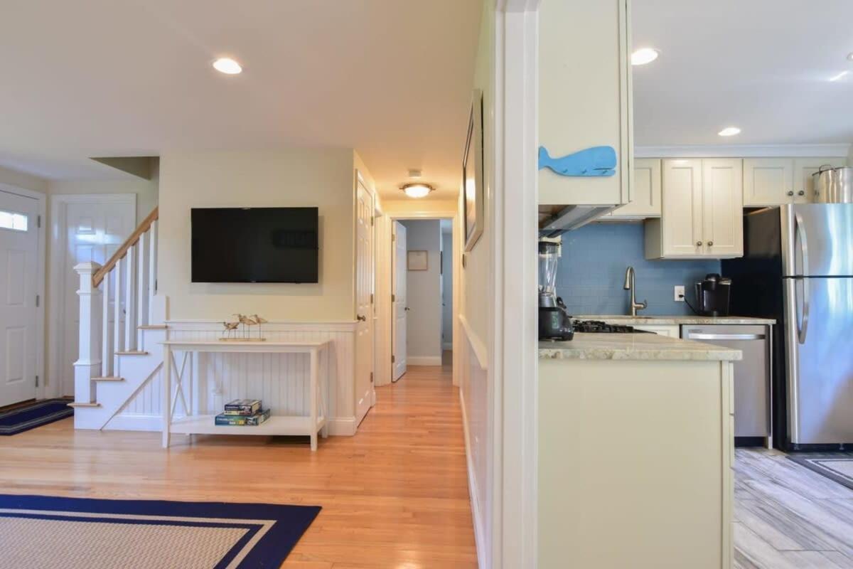 Quintessential Cape Directly On The Cape Cod Rail Dog Friendly *