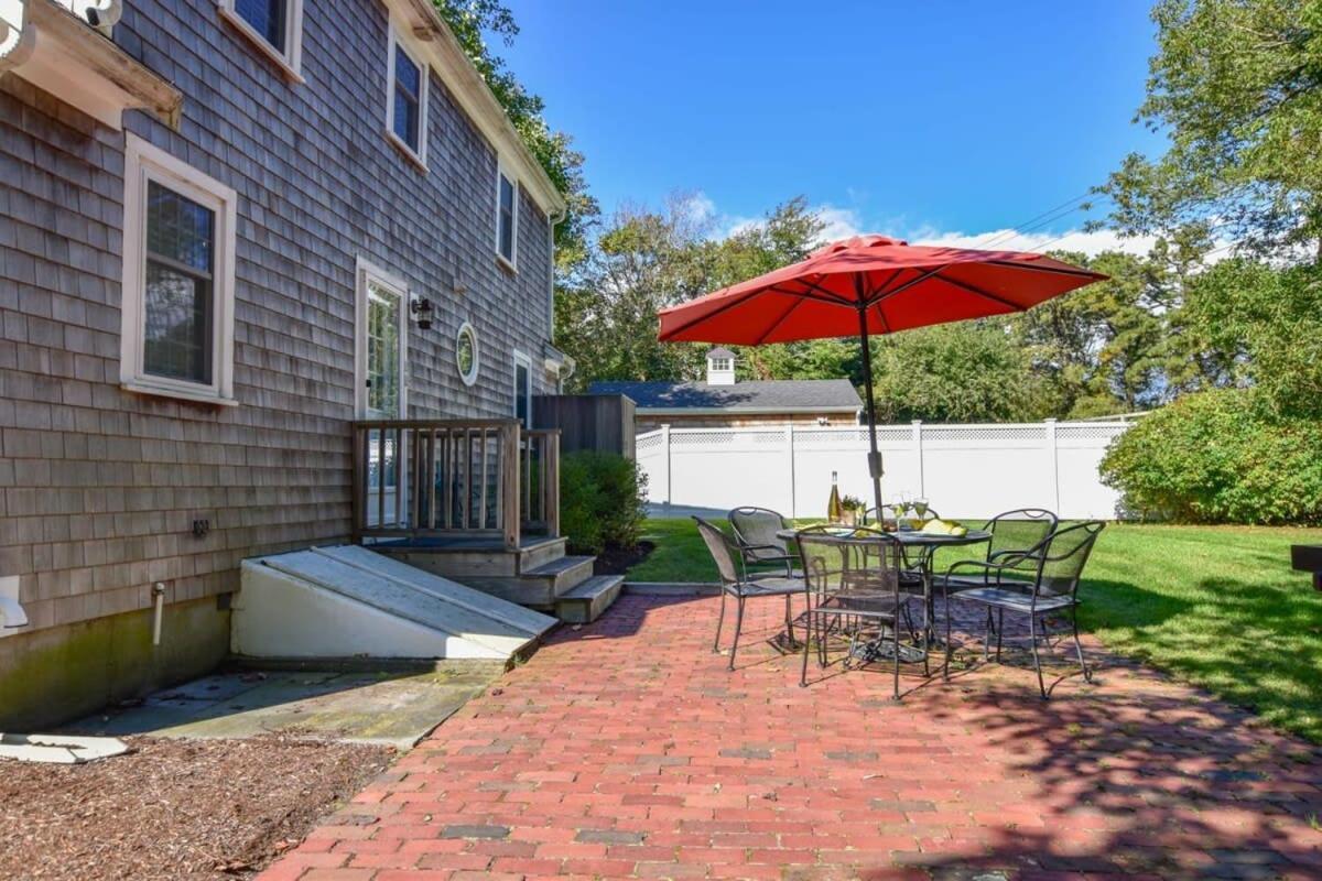 Quintessential Cape Directly On The Cape Cod Rail Dog Friendly Holiday home *