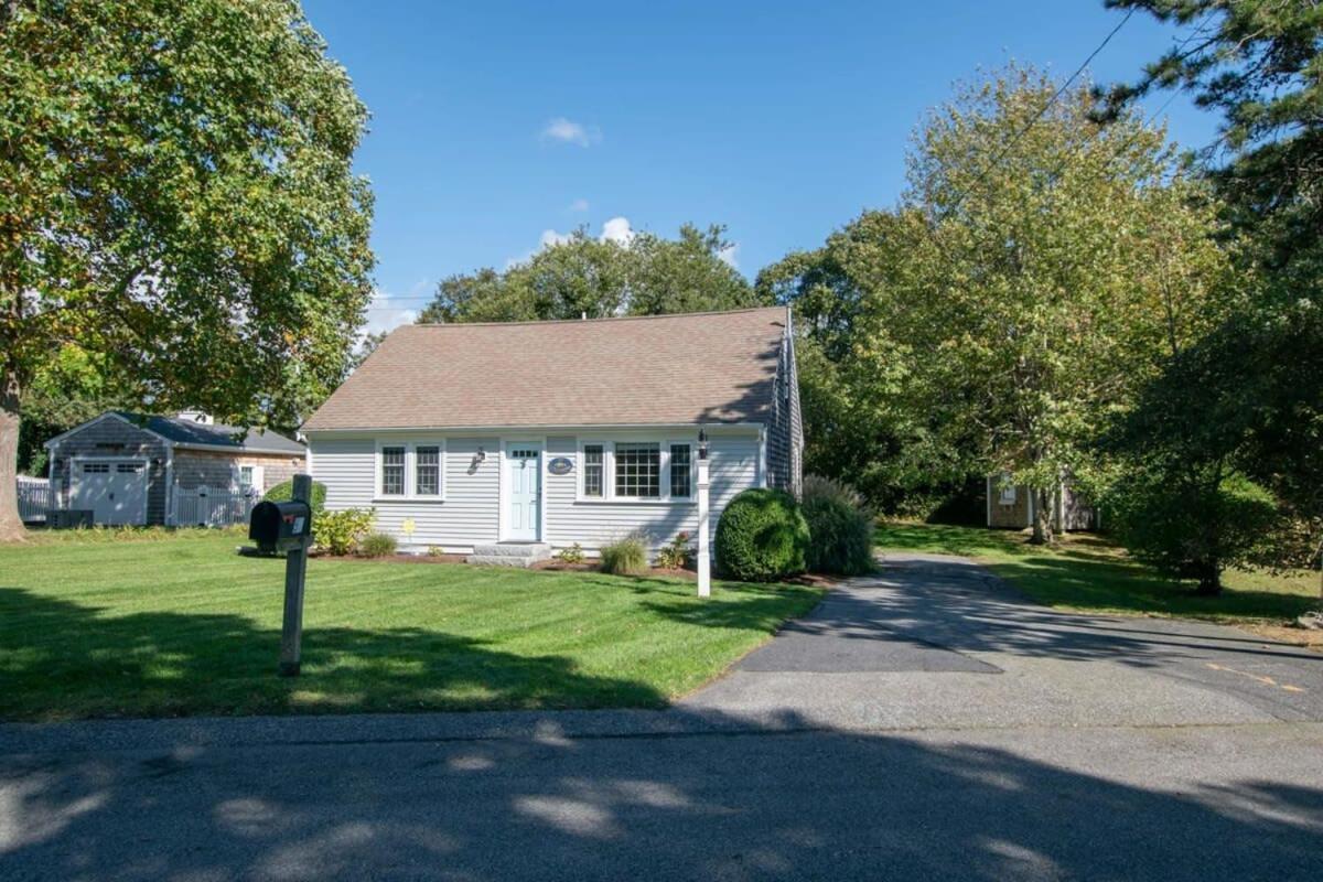 Quintessential Cape Directly On The Cape Cod Rail Dog Friendly Chatham