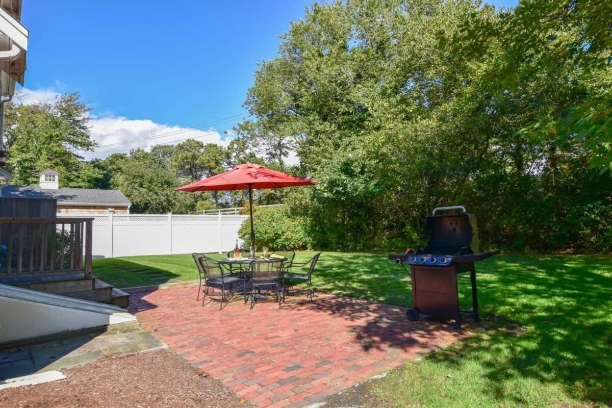 Quintessential Cape Directly On The Cape Cod Rail Dog Friendly Holiday home *