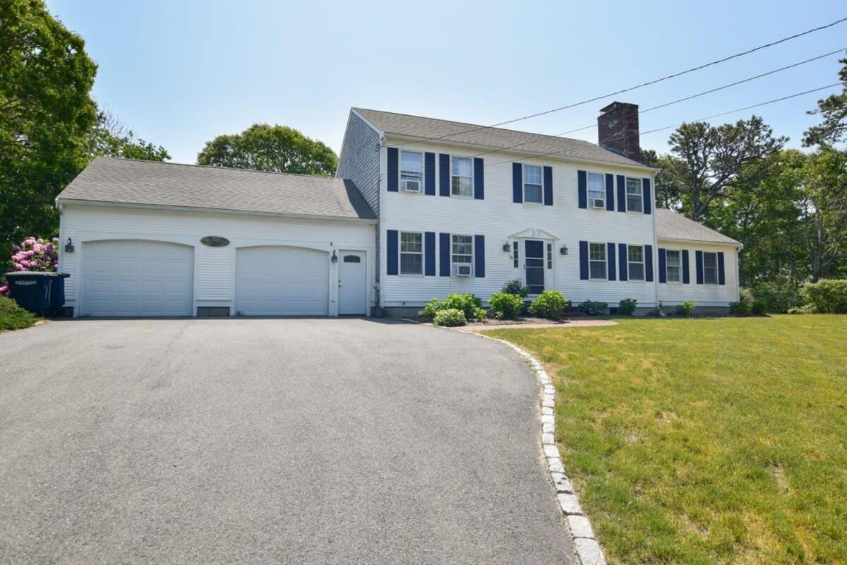 Holiday home Exclusive Neighborhood 1 2 Mi From Jackknife Beach Chatham