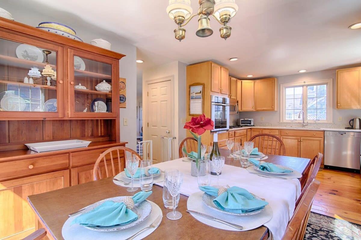 Walk To Main St And Oyster Pond In Holiday home Chatham