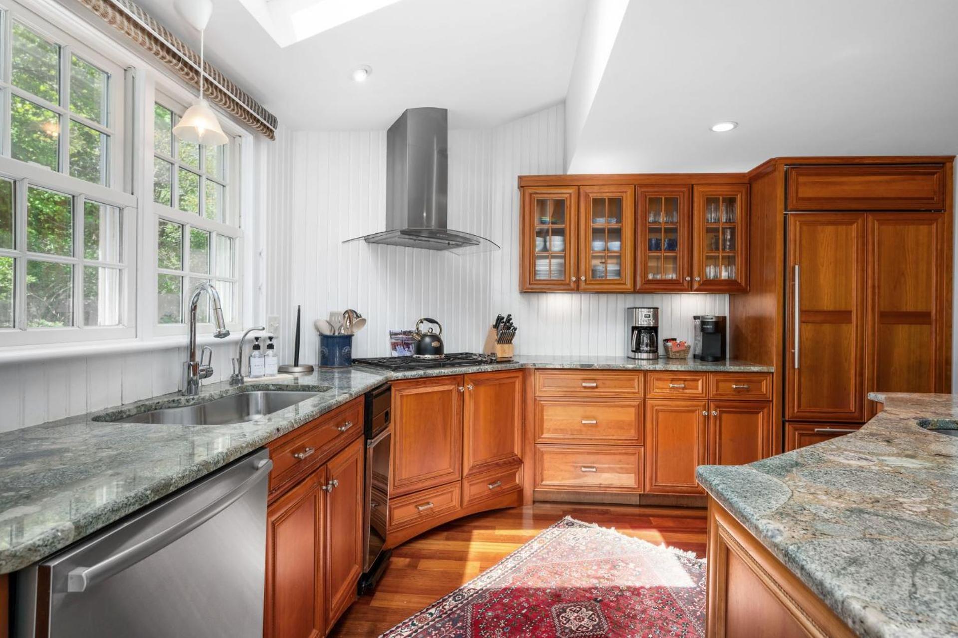 14 Hallet Lane Cape Cod - - Simeon Chatham