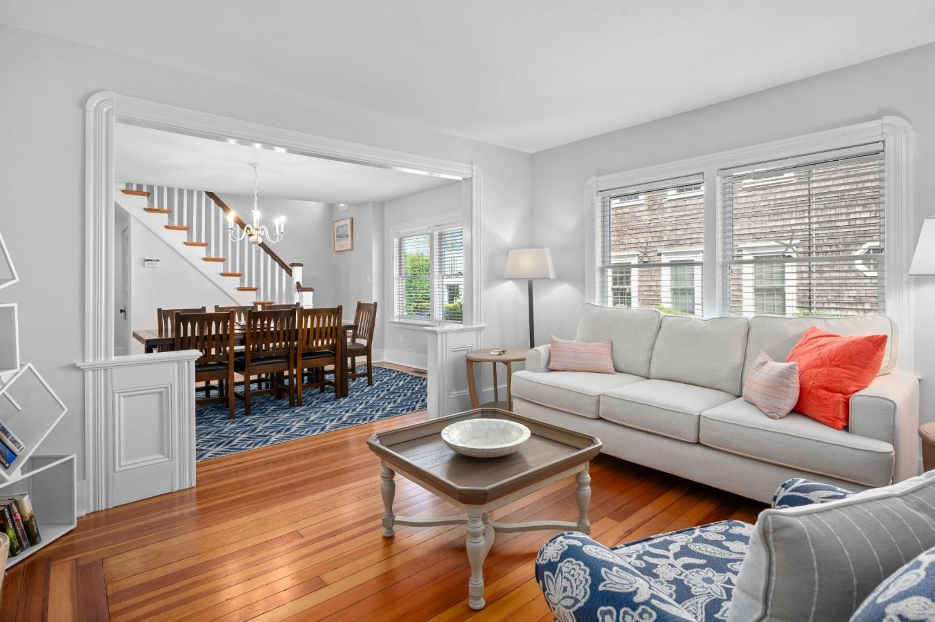388 Main Street Cape Cod - - The Priscilla House *