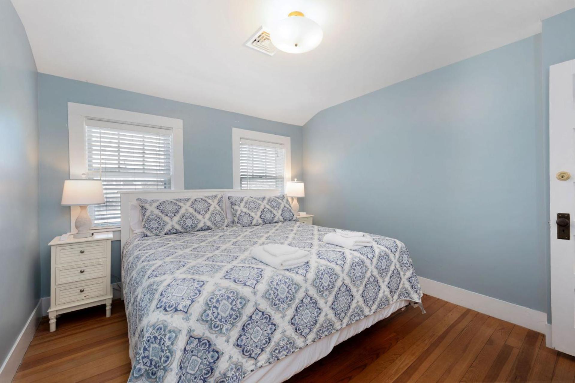 388 Main Street Cape Cod - - The Priscilla House * Chatham