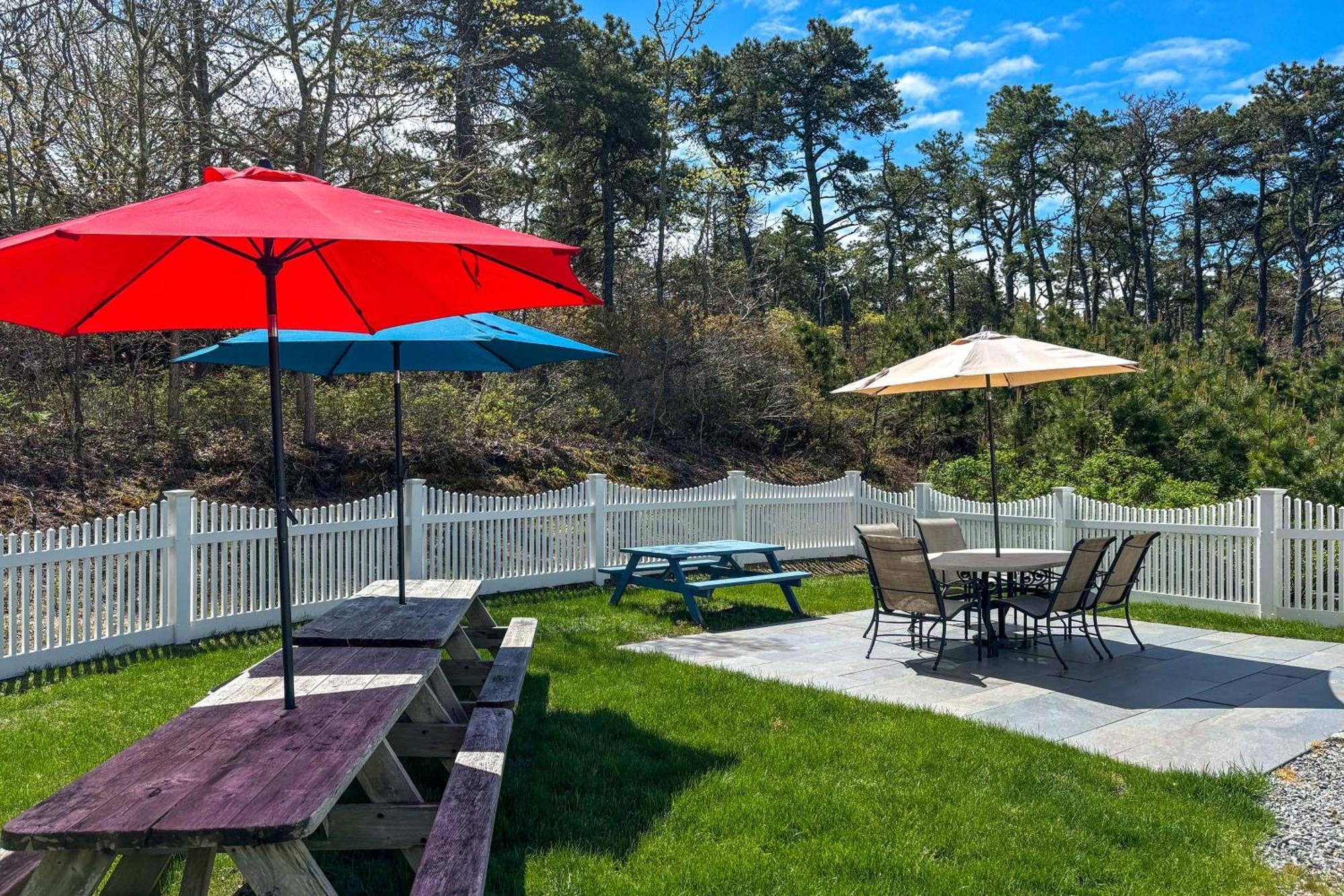1 Mi To With Fire Pit And Bbq In Cape Cod! Holiday home *