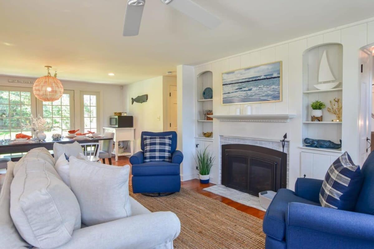 Holiday home Roof Deck, Walk To Forest Beach, Fire Pit! Chatham