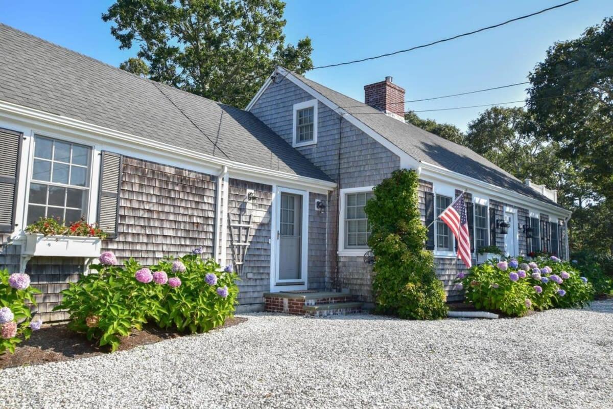 Holiday home Roof Deck, Walk To Forest Beach, Fire Pit! Chatham
