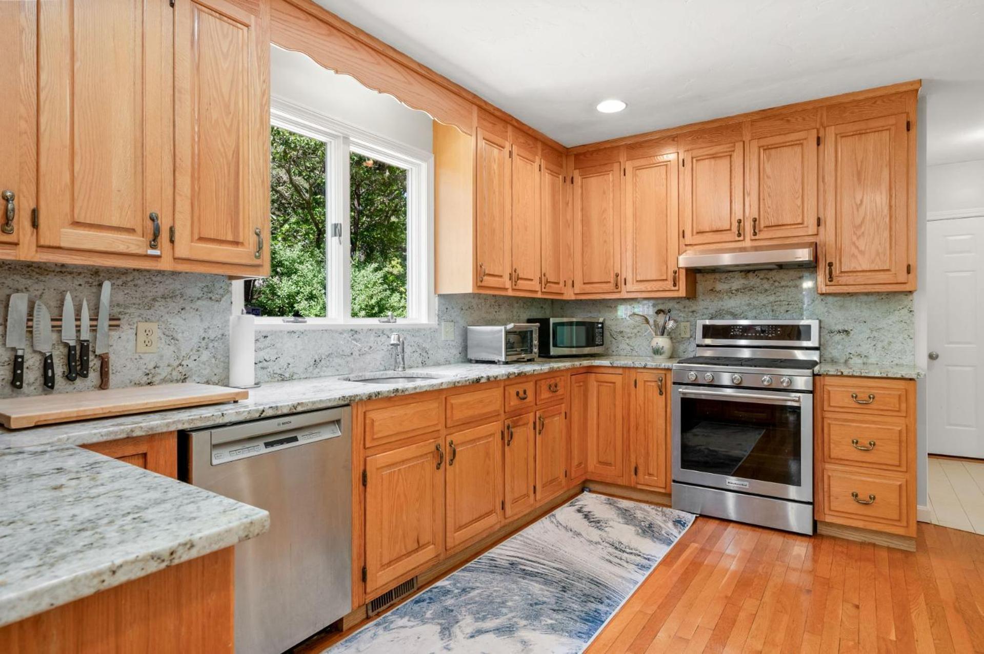 18 Bearberry Lane South - Rhododendron Holiday home