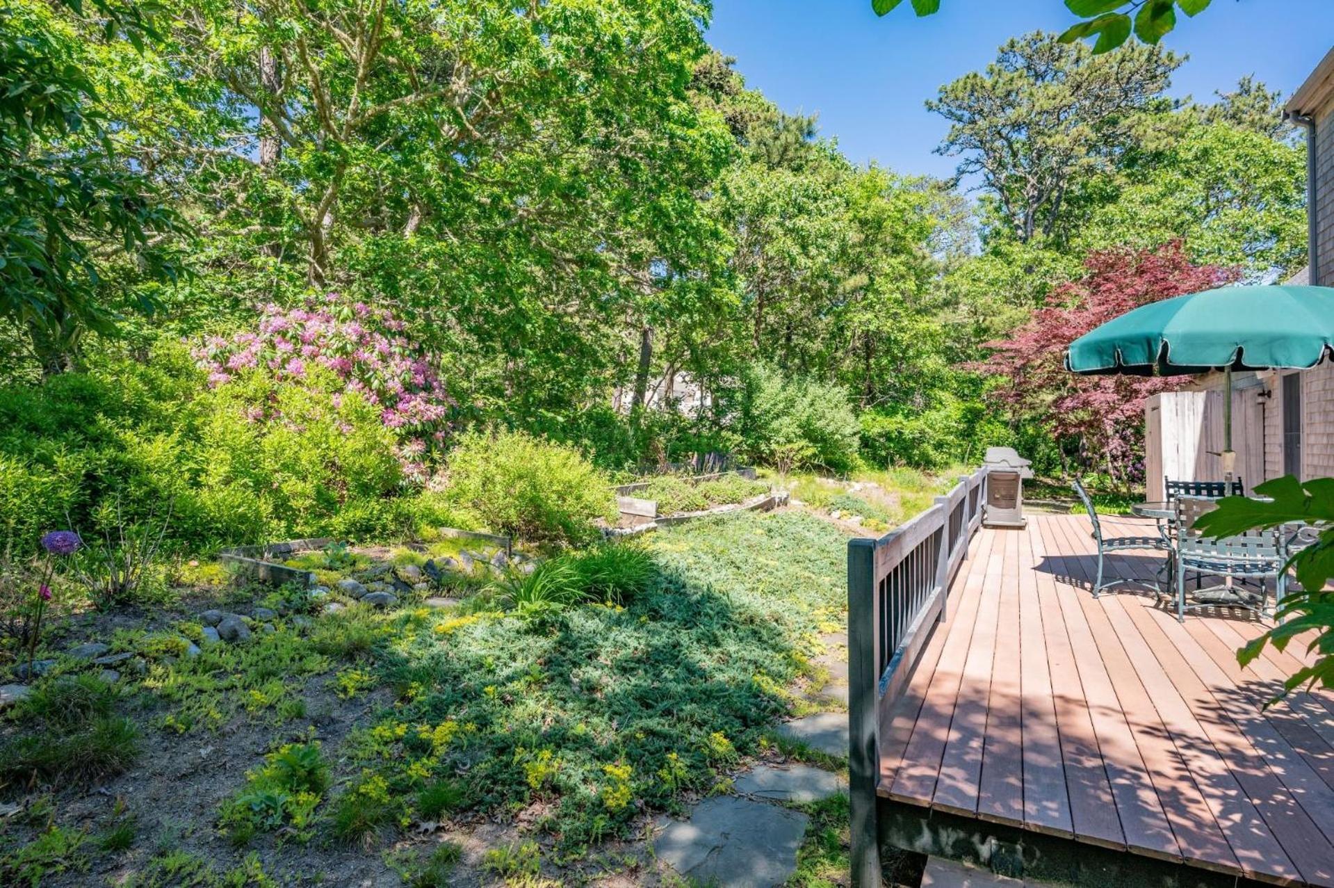 18 Bearberry Lane South - Rhododendron * Chatham
