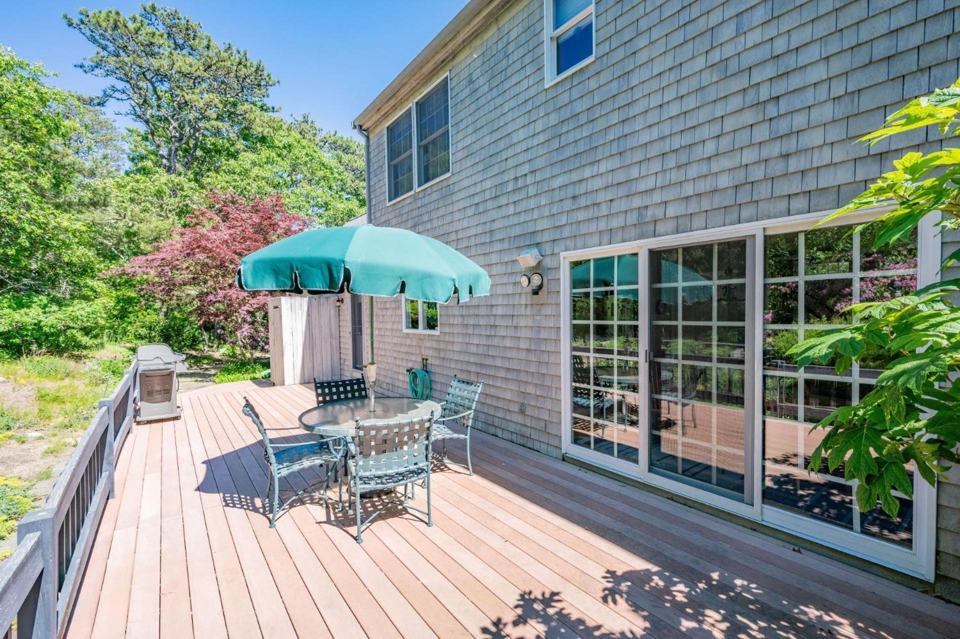 18 Bearberry Lane South - Rhododendron * Chatham