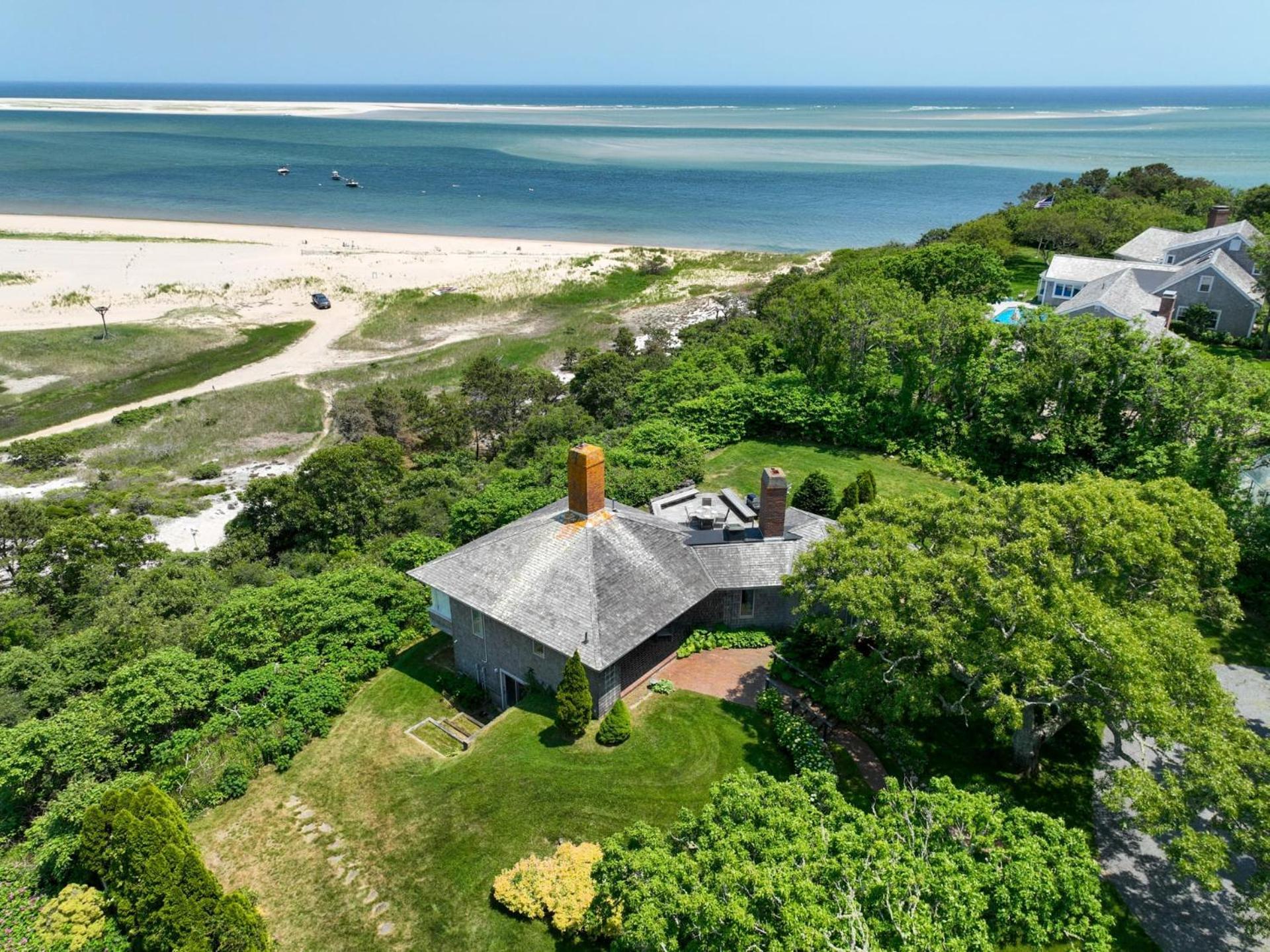 Panoramic Water Views W Private