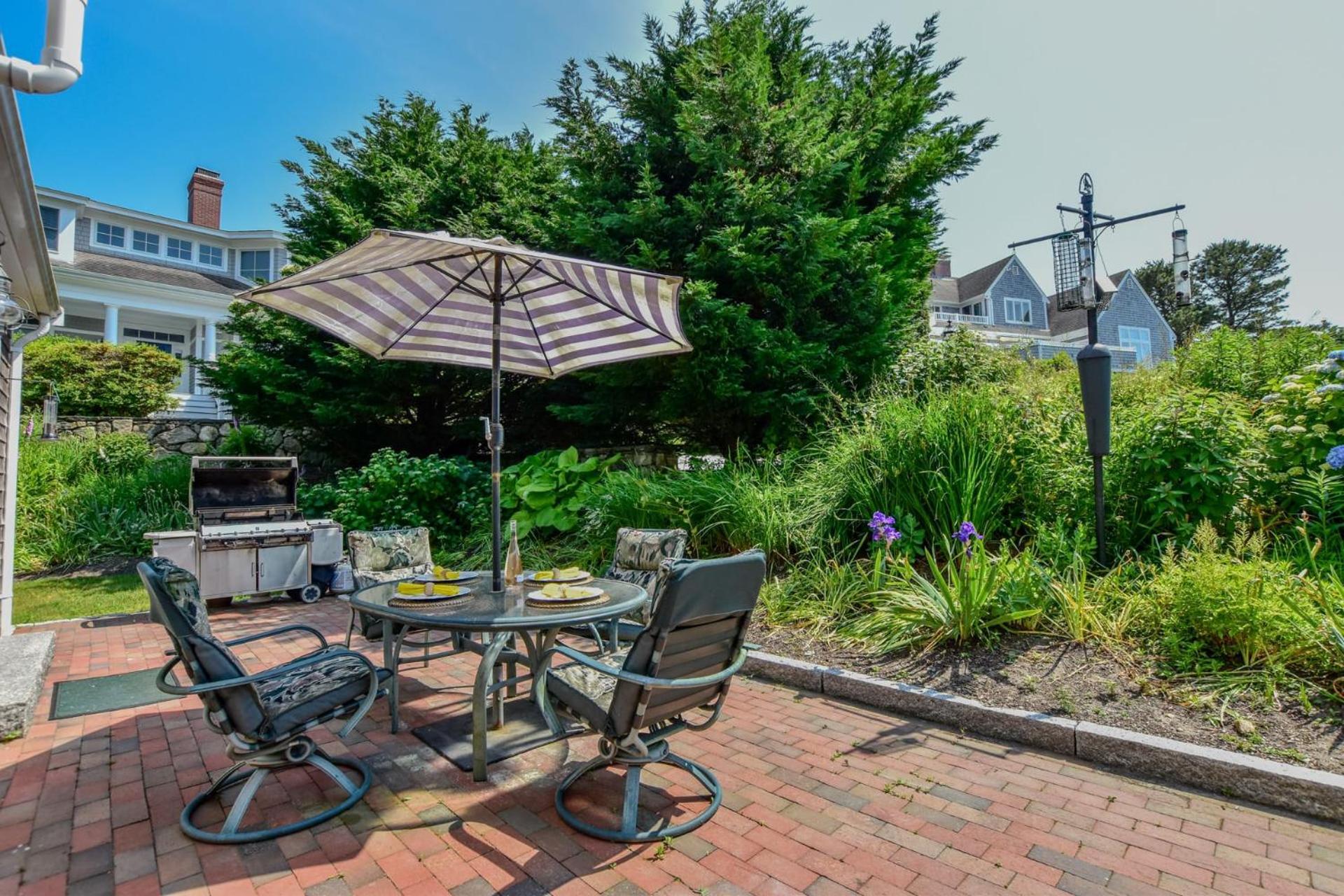 Walk To Main St And Oyster Pond In Chatham