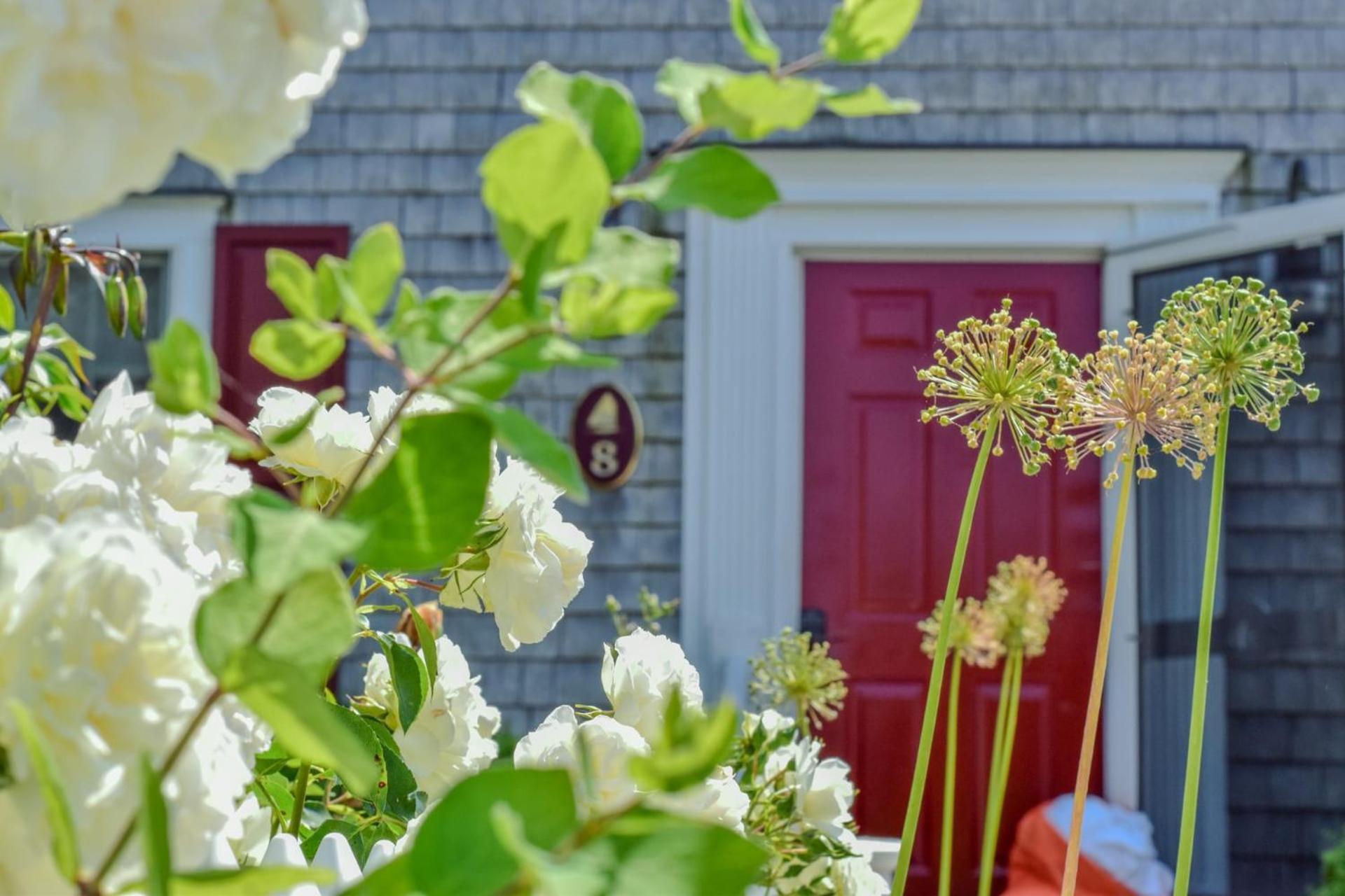 Holiday home Walk To Main St And Oyster Pond In *
