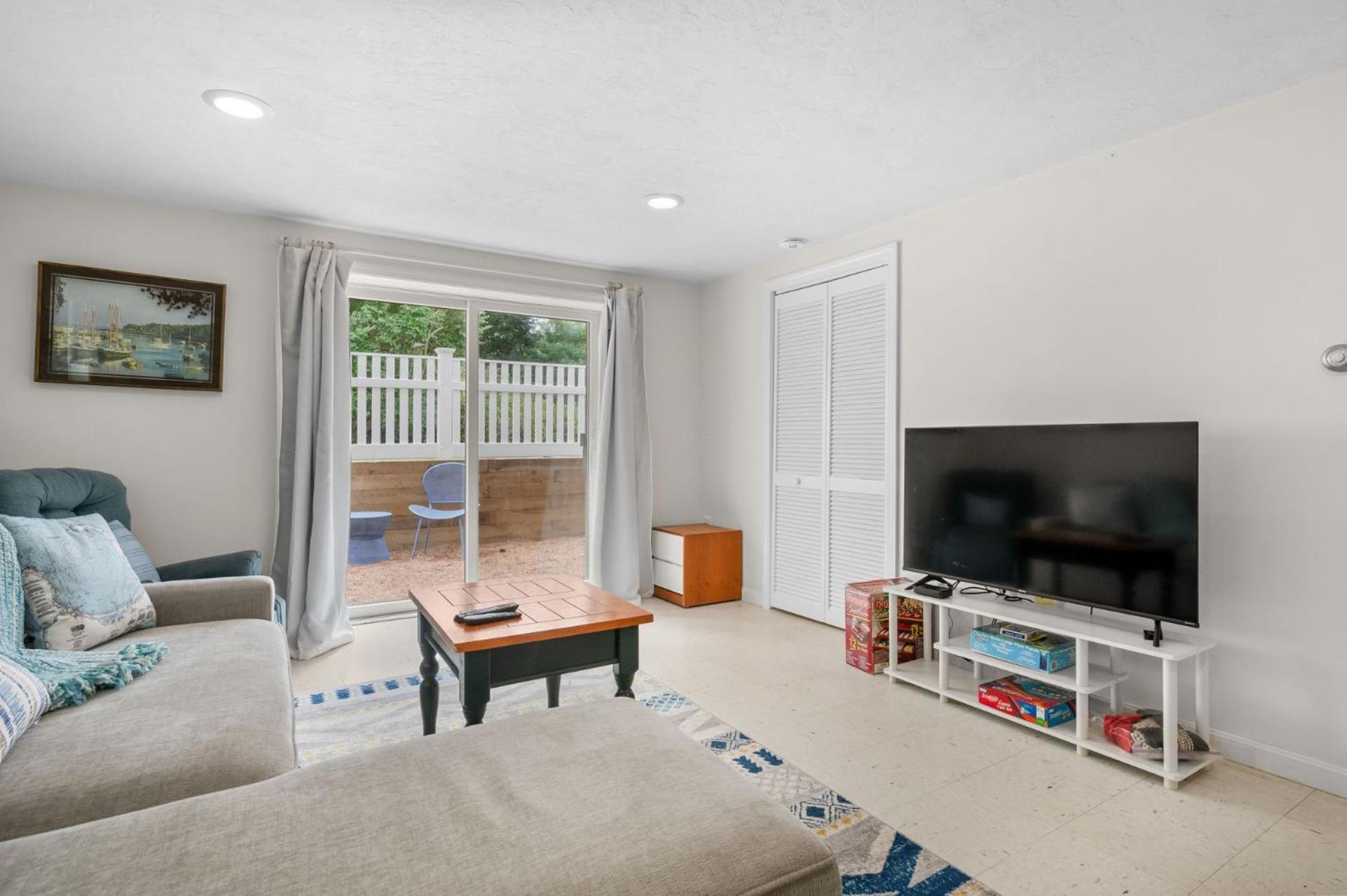 38 Monomoyic Way - Poppy's Place Chatham