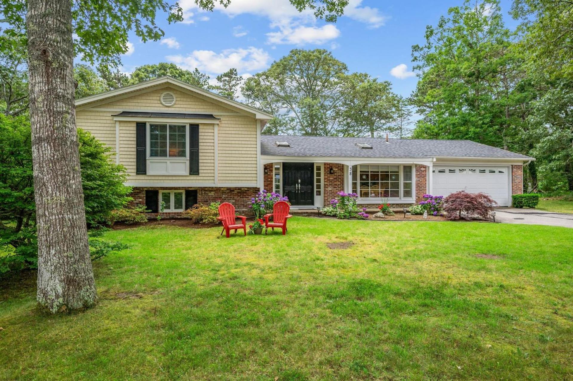 38 Monomoyic Way - Poppy's Place