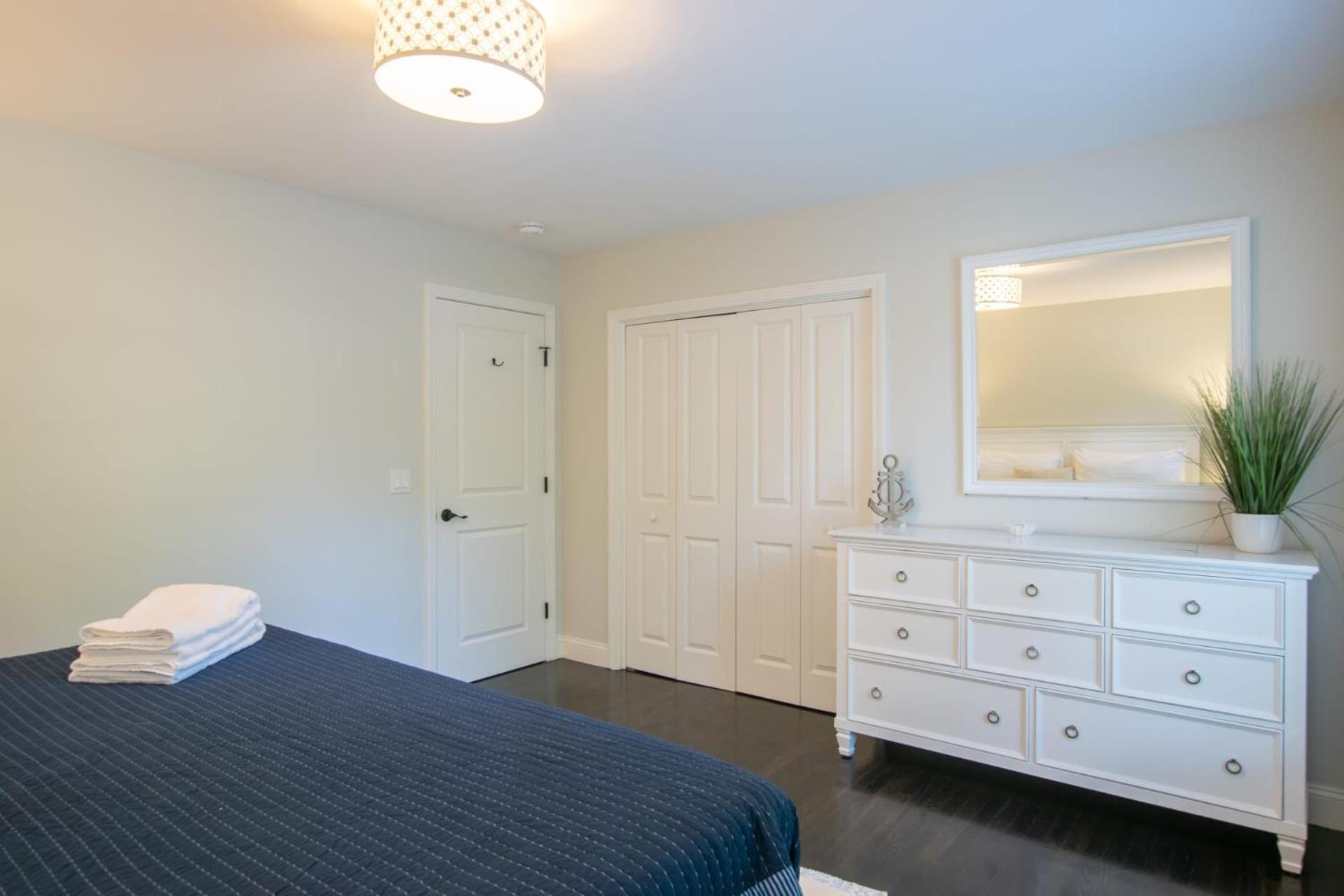 Holiday home Newly Renovated Modern Pond Access *
