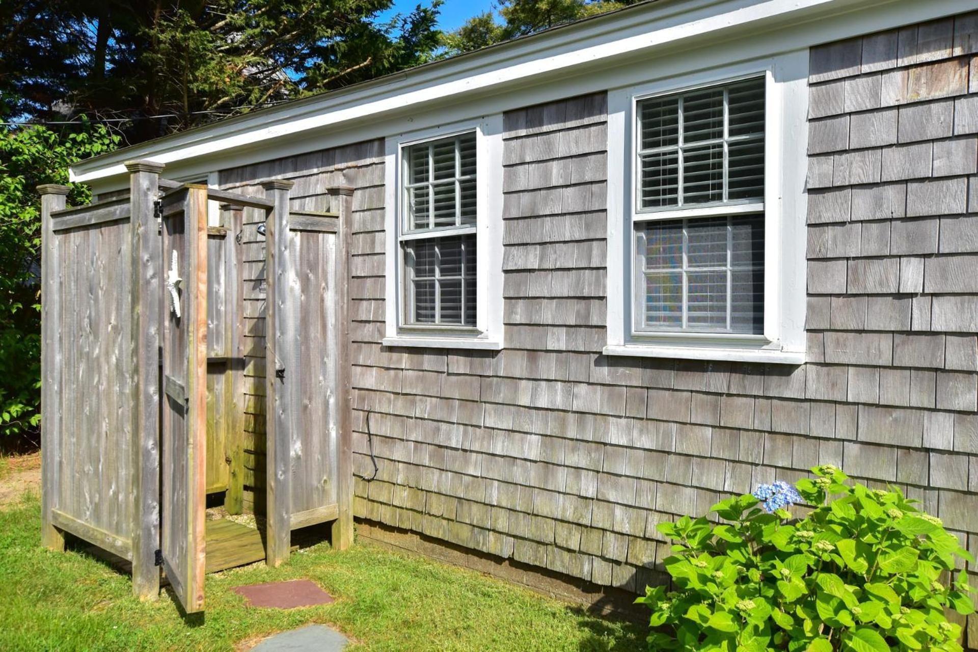 Holiday home Pristine Multi-family W Barn Game Chatham