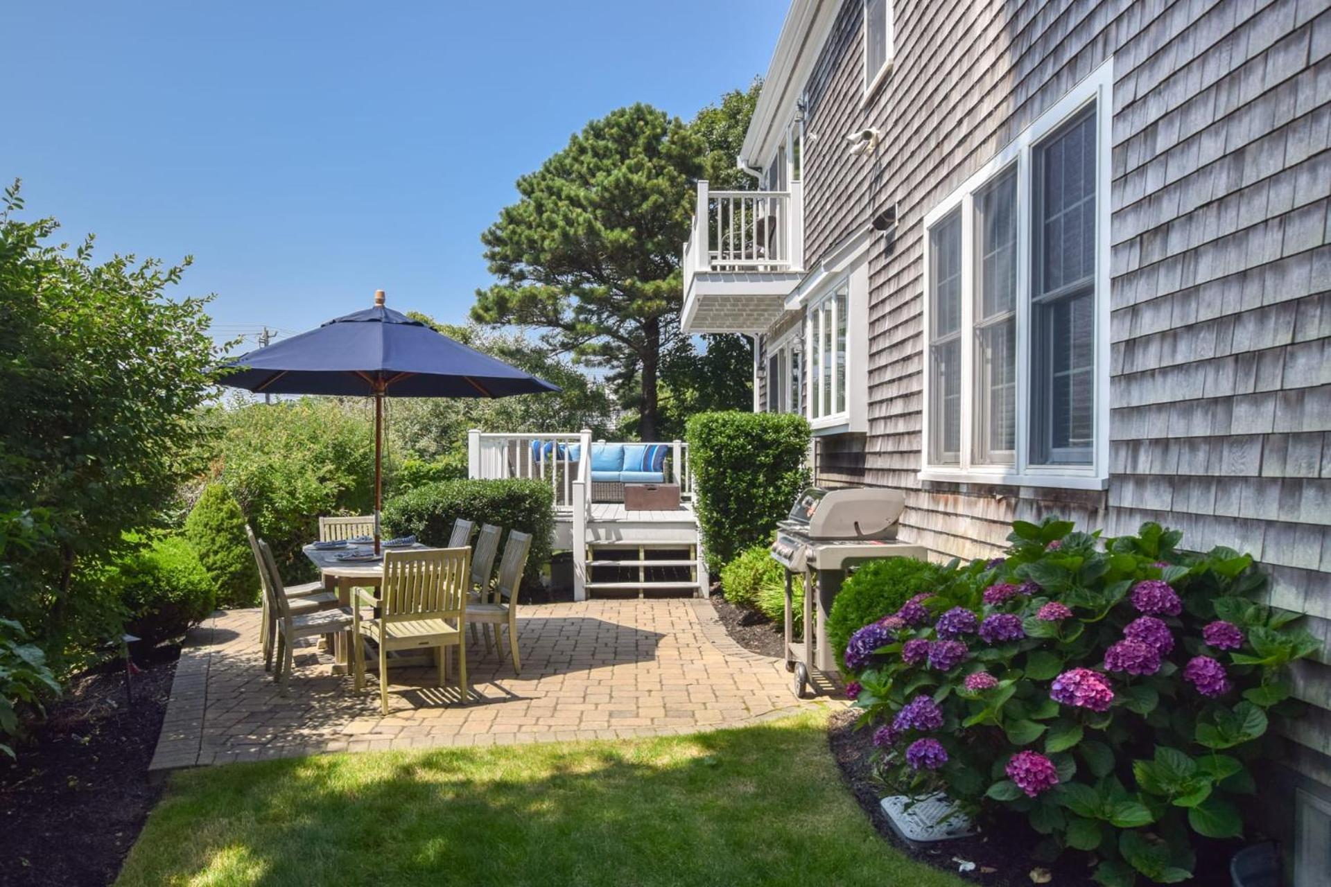 Walk To Oyster Pond And Main Street Holiday home Chatham