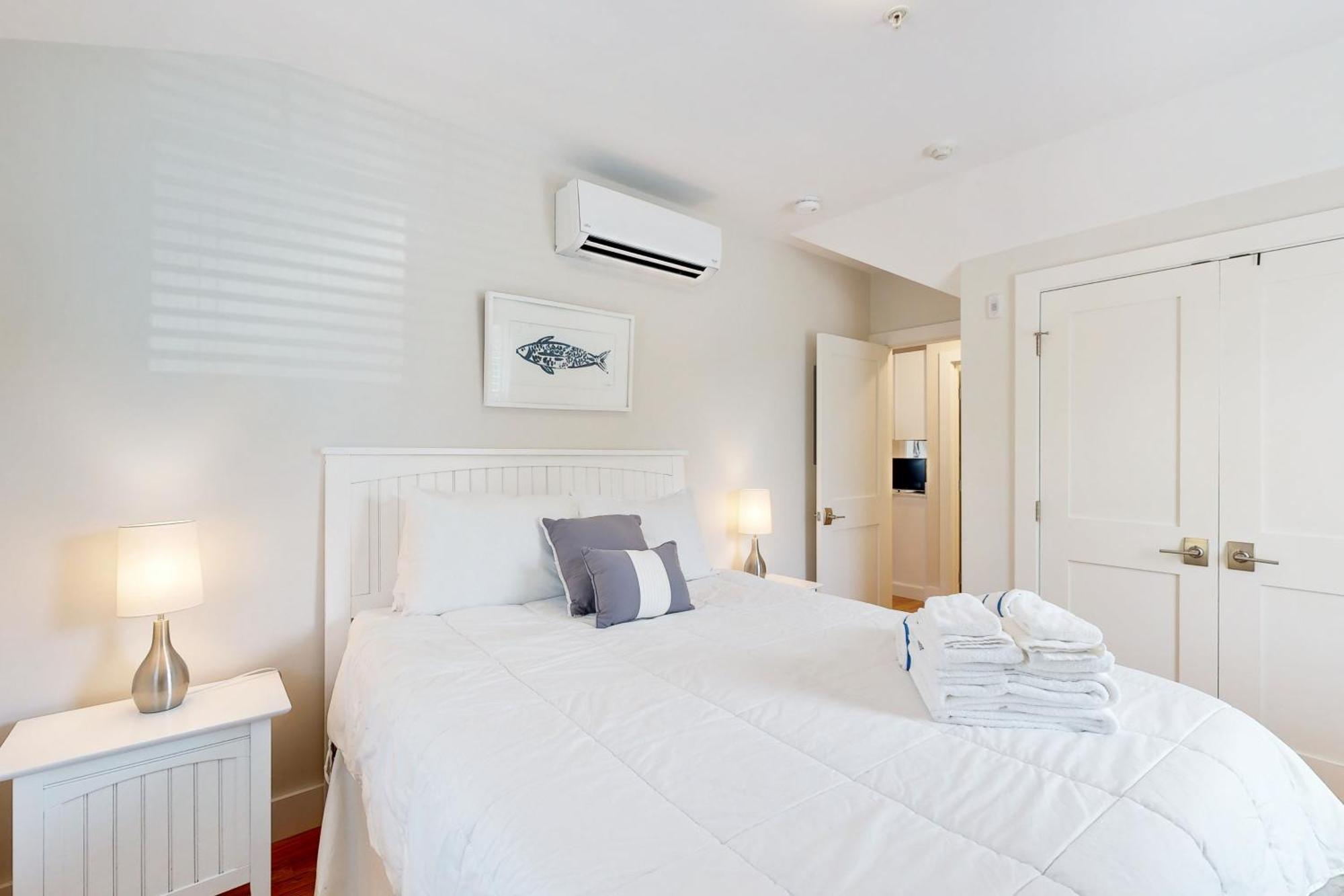 Oyster Apartment