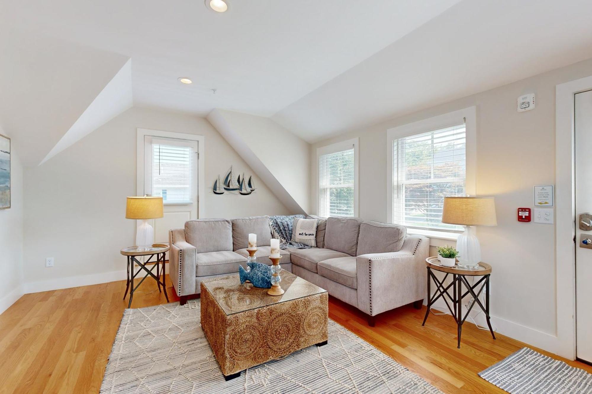 Oyster Apartment