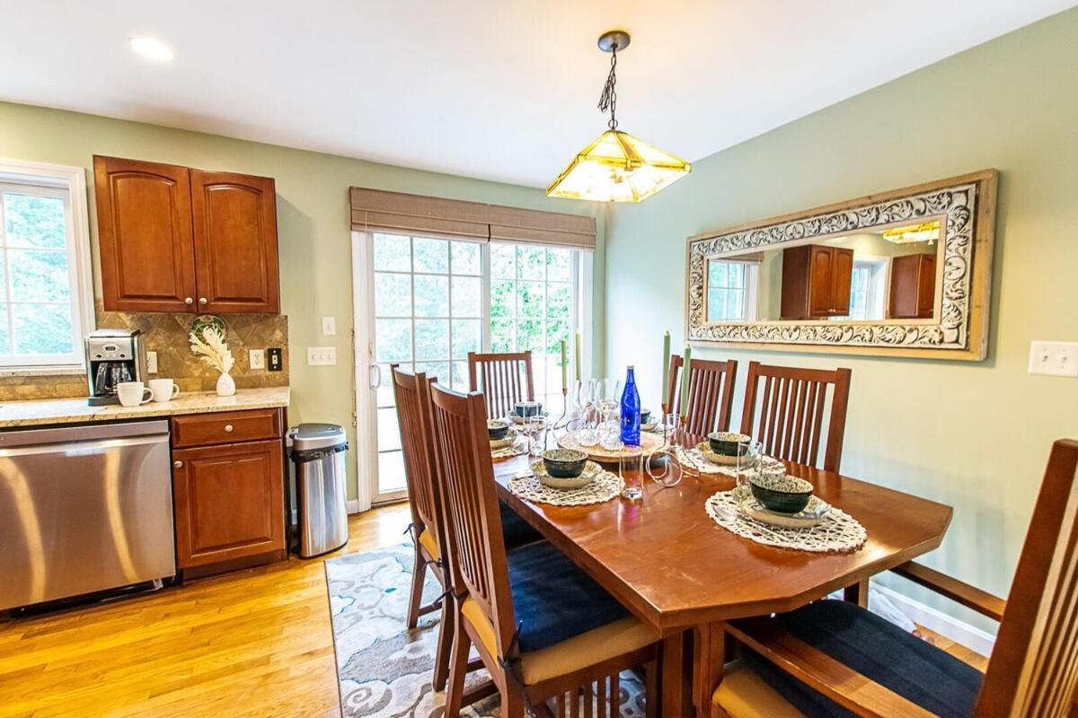 Close To Bike Path 1 Mile To Beaches Holiday home *