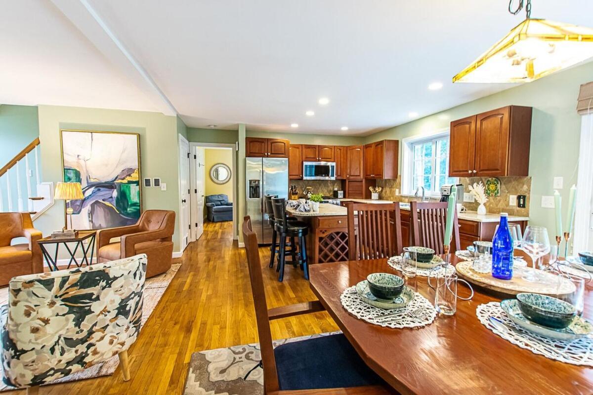 Close To Bike Path 1 Mile To Beaches Chatham