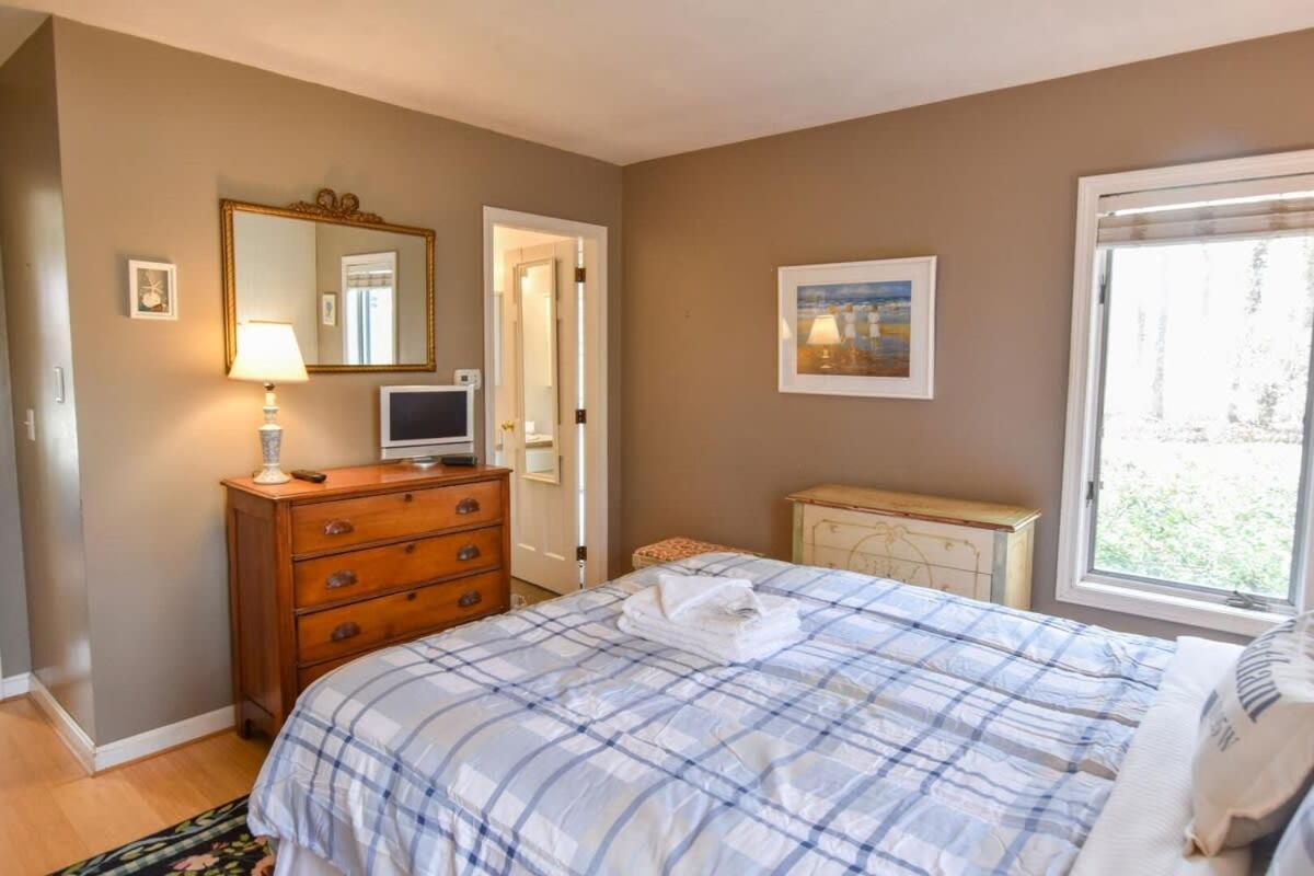 Waterfront On Pond W Private * Chatham