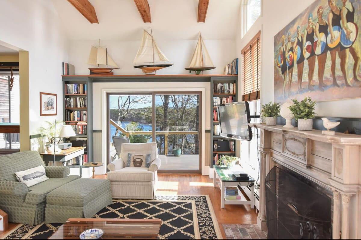 Waterfront On Pond W Private Chatham