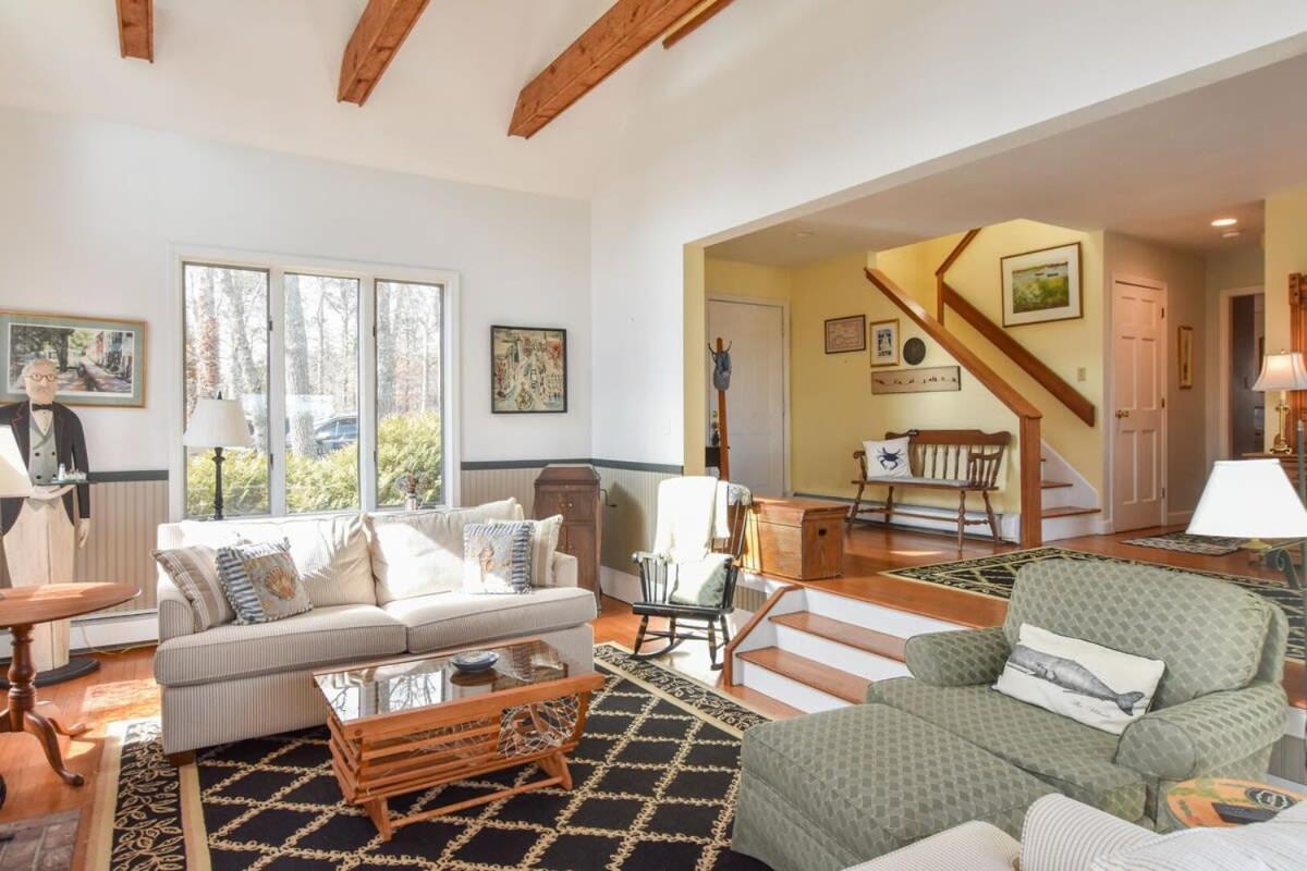 Waterfront On Pond W Private Holiday home Chatham