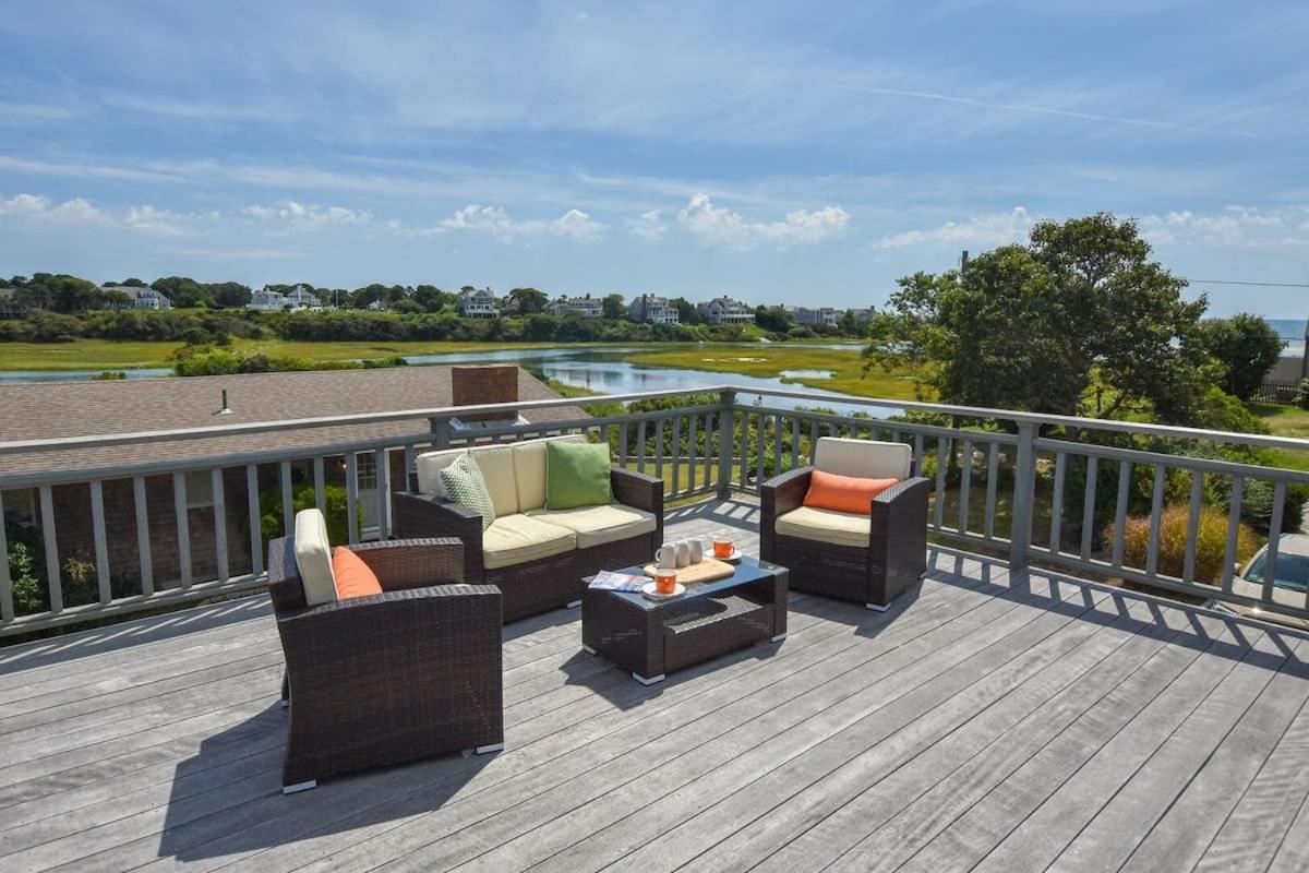 Stunning Water Views 2 Decks By Holiday home